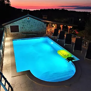 apartments-katicin.hotelinzadar.com/