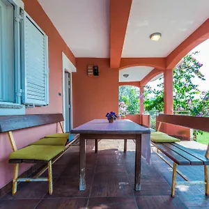 apartment-carmen-bibinje.hotelinzadar.com/